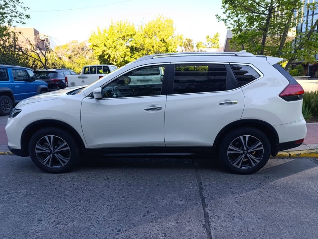 2022 Nissan XTRAIL Blanco - Miniatura 10