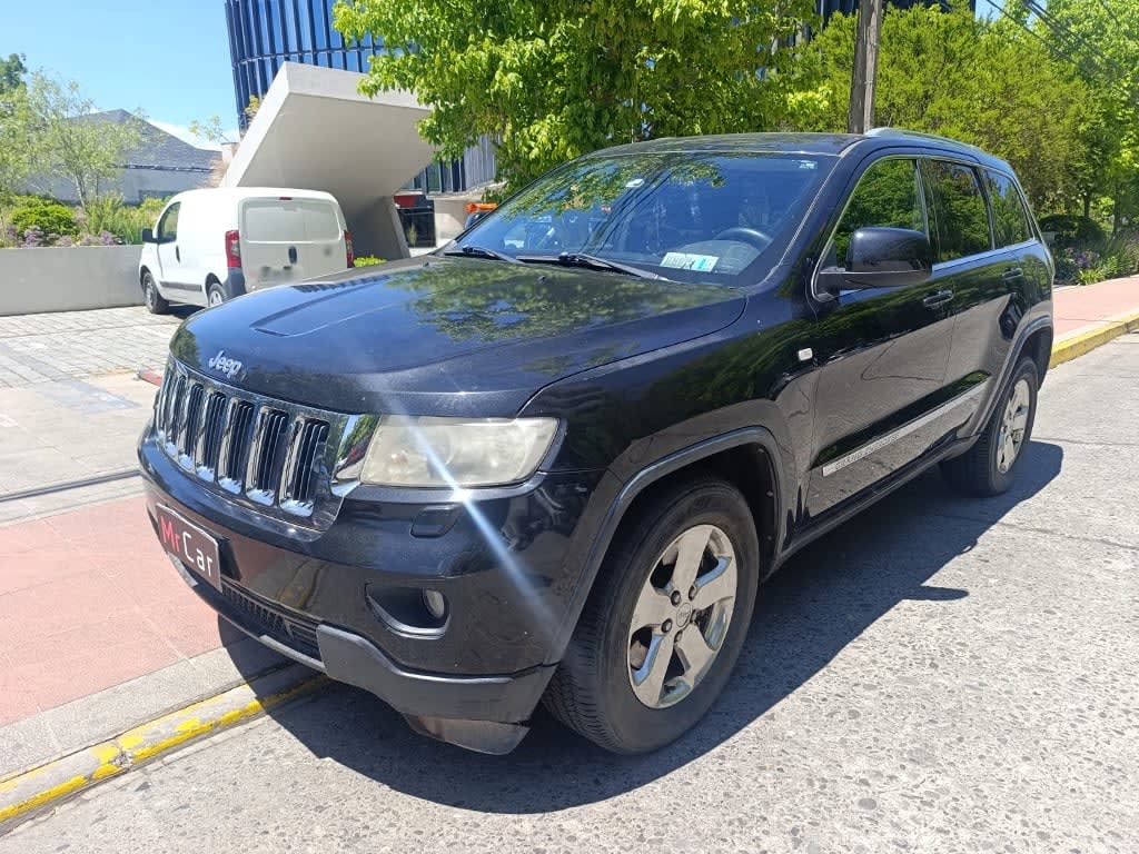 2012 Jeep Grand Cherokee Laredo Negro - Miniatura 2