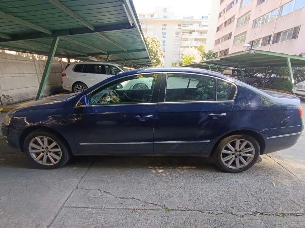2007 Volkswagen Passat V6 Azul - Miniatura 3