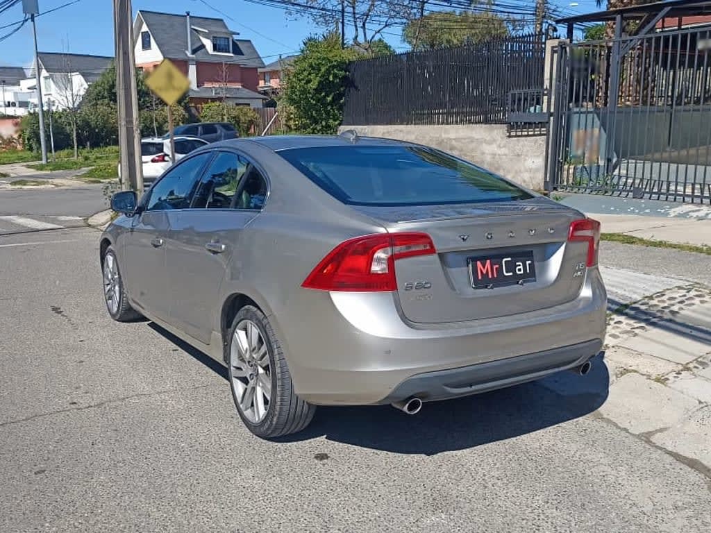 2011 Volvo S60 Plus Gris - Miniatura 4