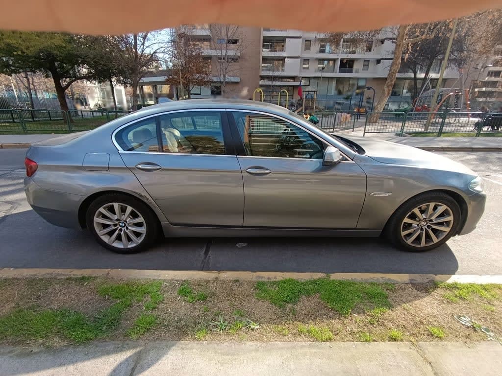2015 BMW 520 Gris - Miniatura 9