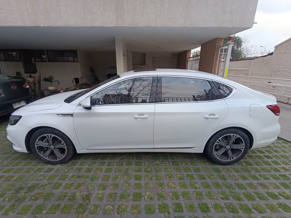 2020 MG 6 6 Blanco - Miniatura 3