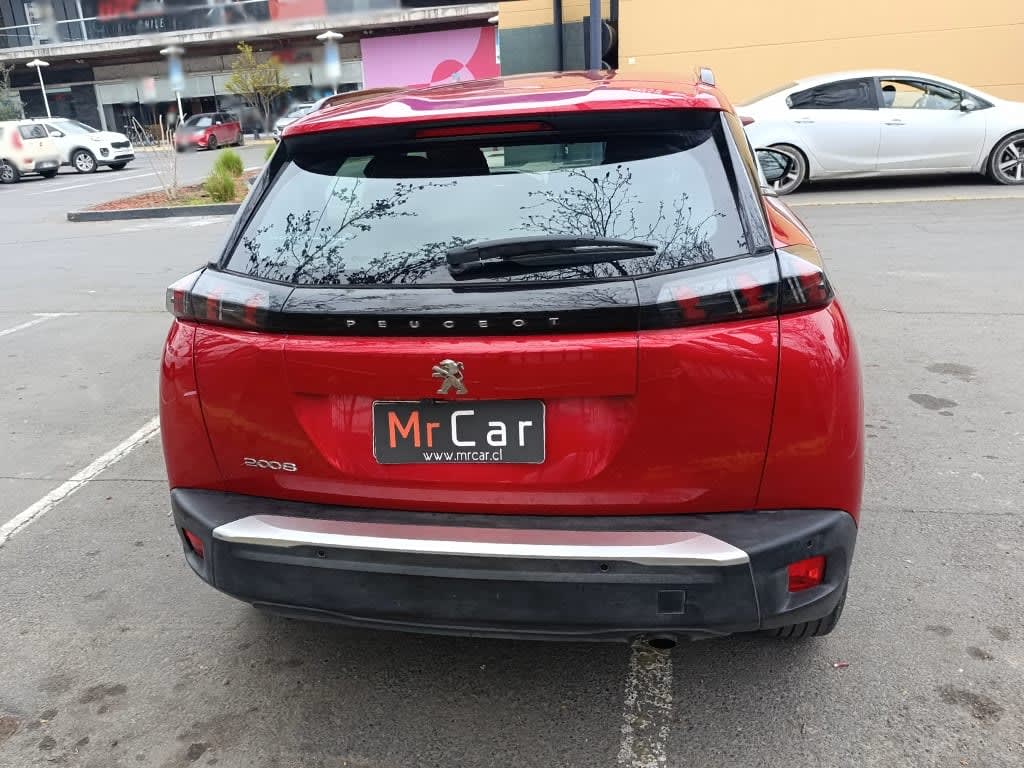 2021 Peugeot 2008 Rojo - Miniatura 5