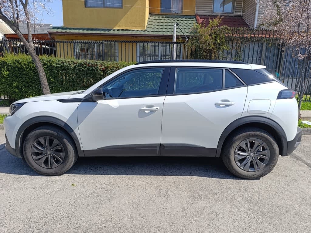 2022 Peugeot 2008 Blanco - Miniatura 3