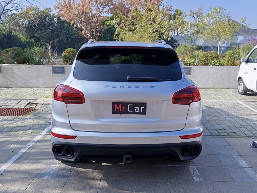 2016 Porsche Cayenne E2 Plata - Miniatura 5