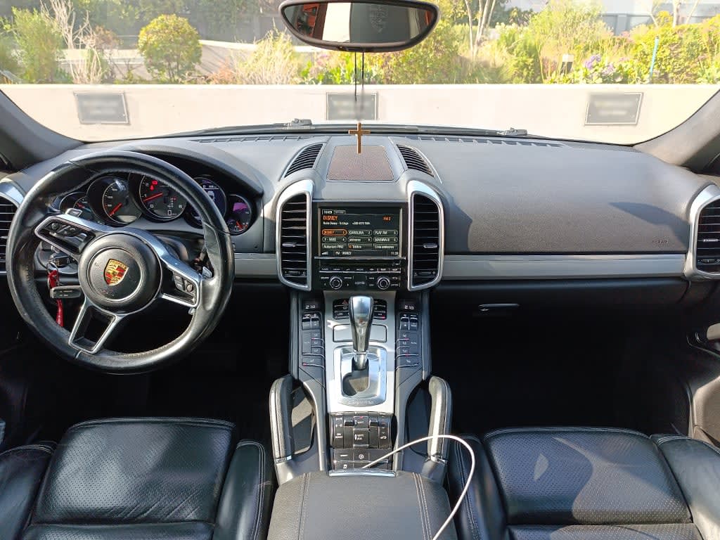 2016 Porsche Cayenne E2 Plata - Miniatura 8