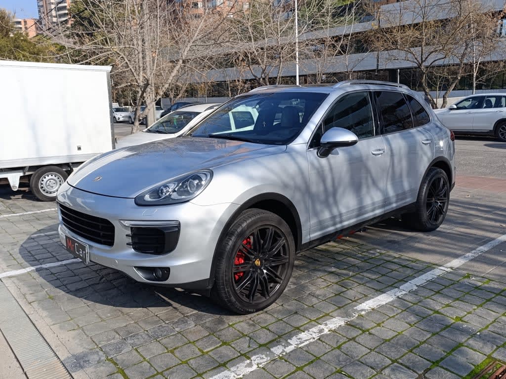 2016 Porsche Cayenne E2 Plata - Miniatura 10