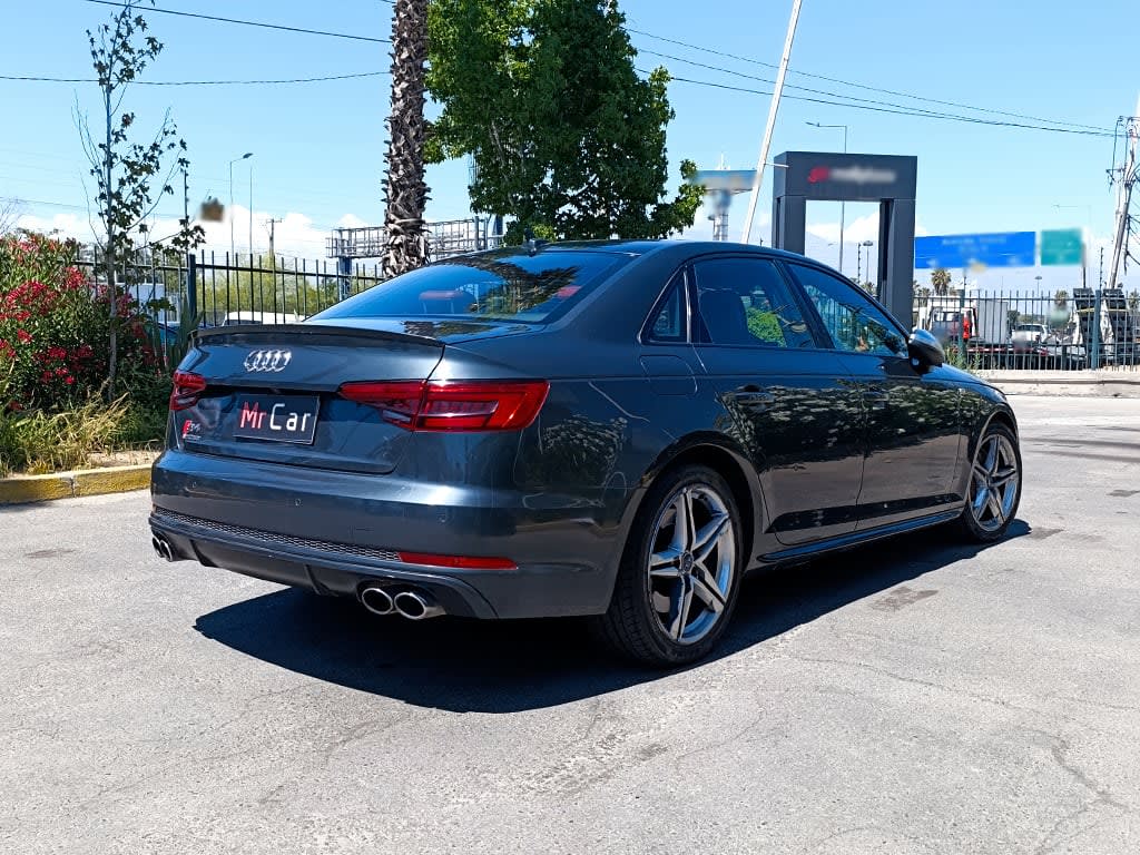 2018 Audi S4 AT Gris - Miniatura 4