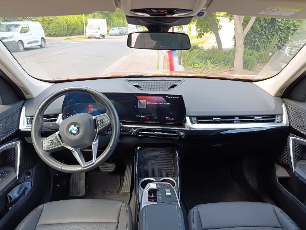 2023 BMW X1 Drive Naranja - Miniatura 8