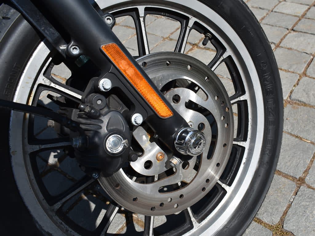 2008 Harley-Davidson 883 Roadster Negro - Miniatura 8
