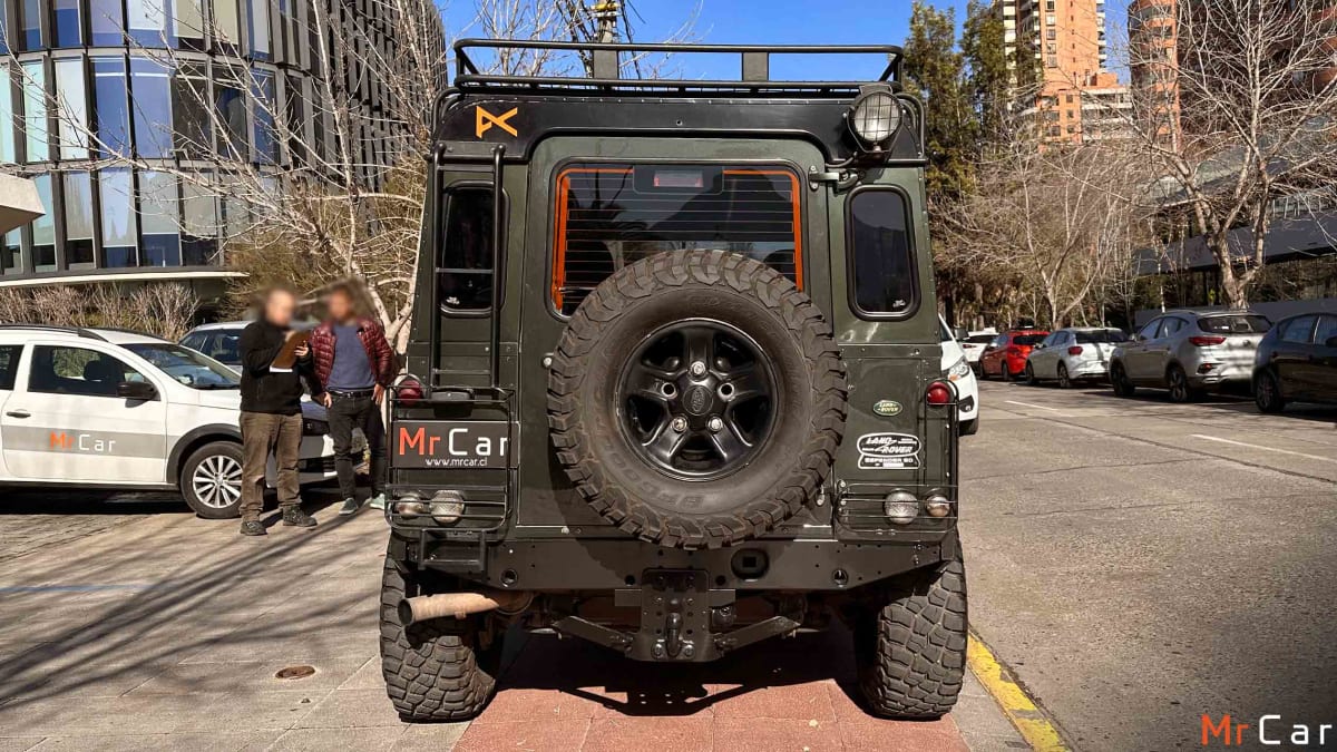 2008 Land Rover Defender Puma Verde - Miniatura 5