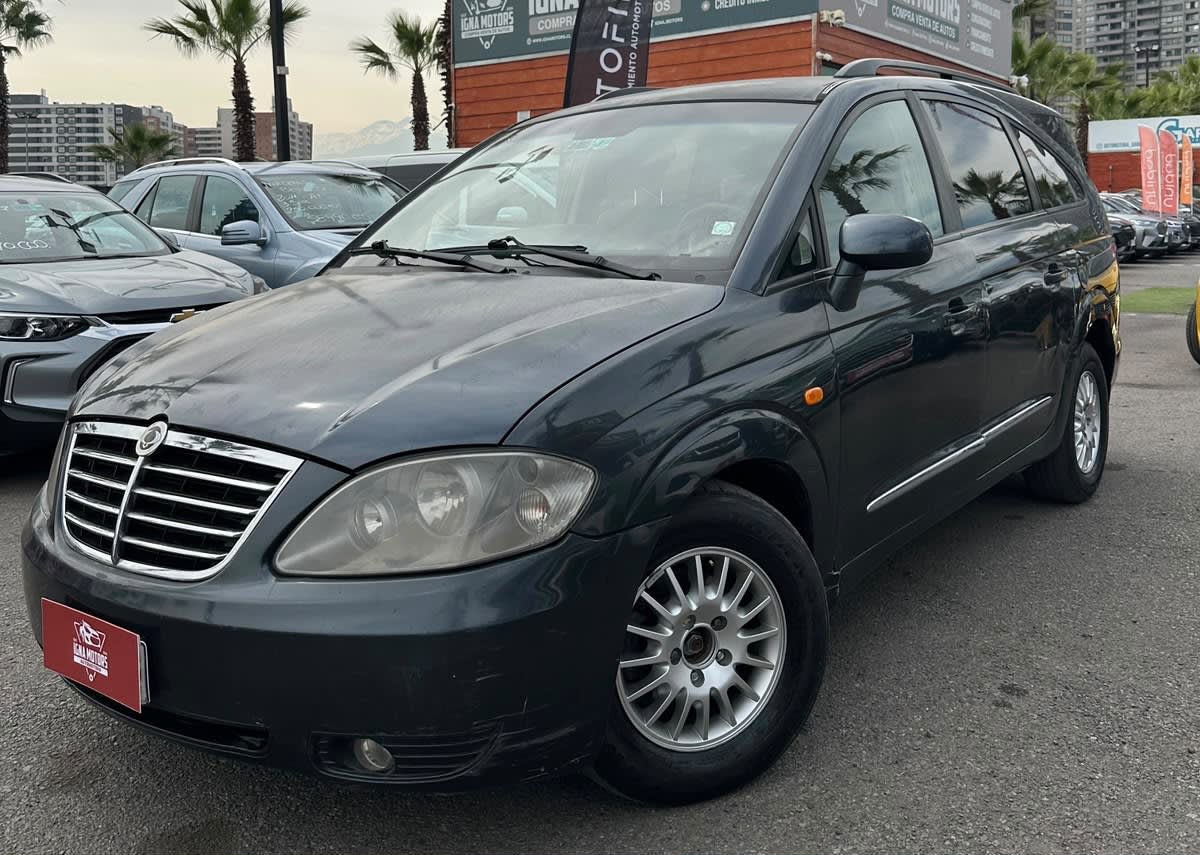 2013 SsangYong Stavic - Miniatura 2