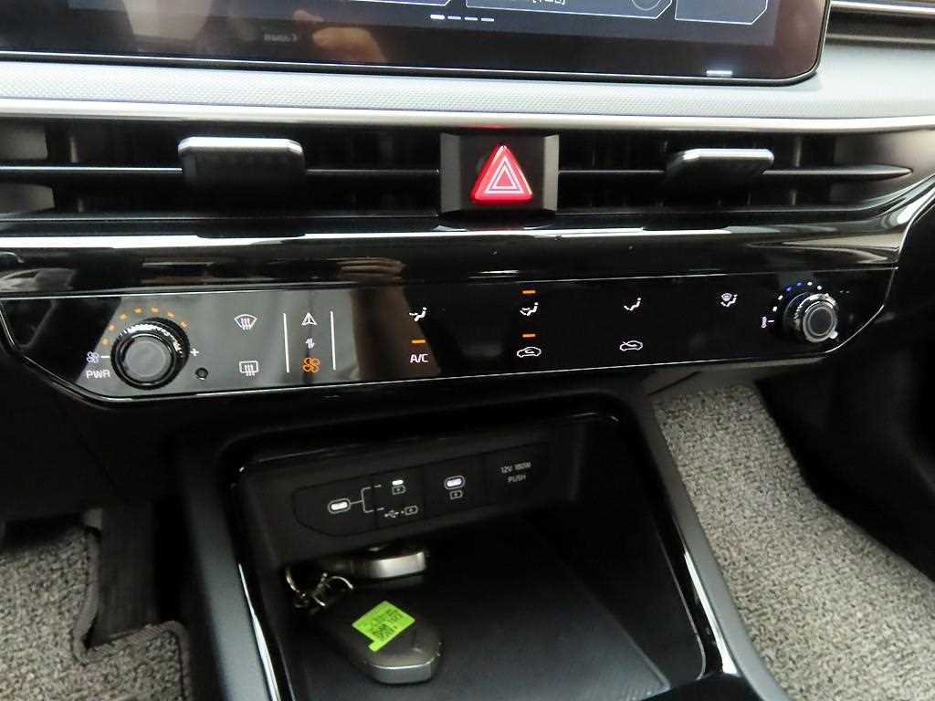 2024 Kia K5 3rd Gris - Miniatura 8