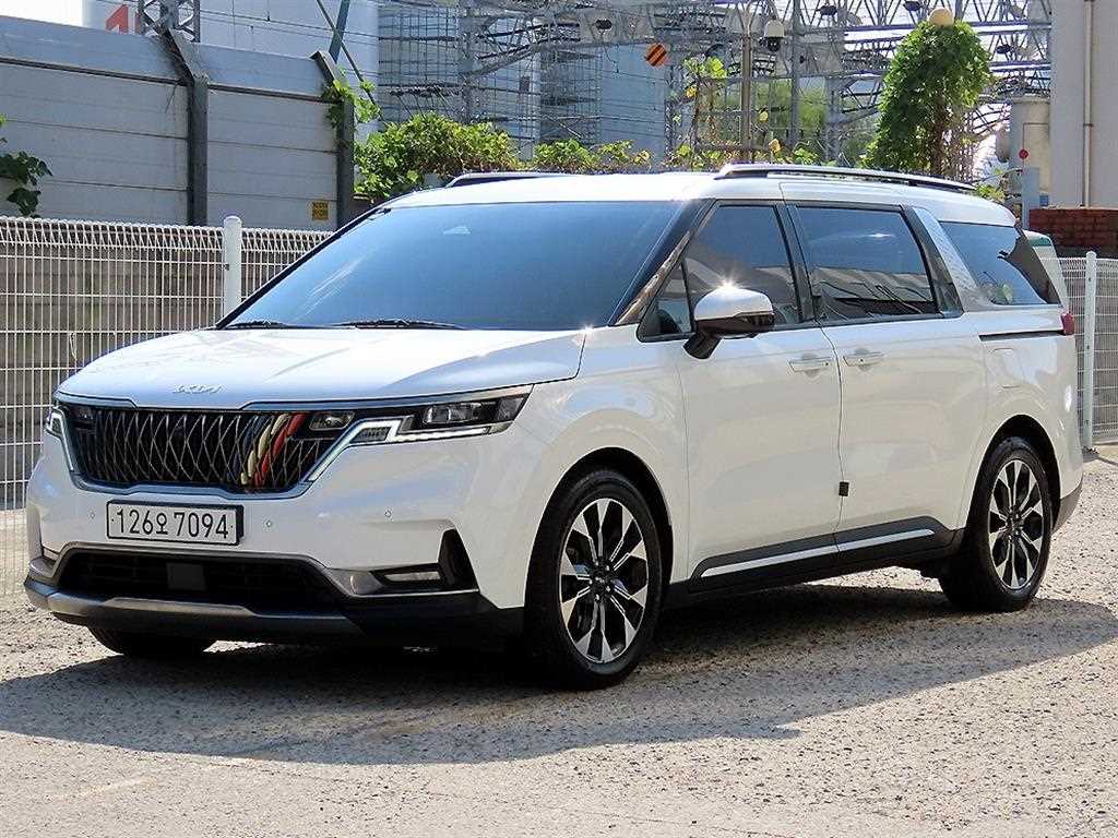 2023 Kia Carnival 4th Blanco - Miniatura 2
