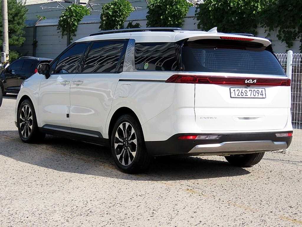 2023 Kia Carnival 4th Blanco - Miniatura 3