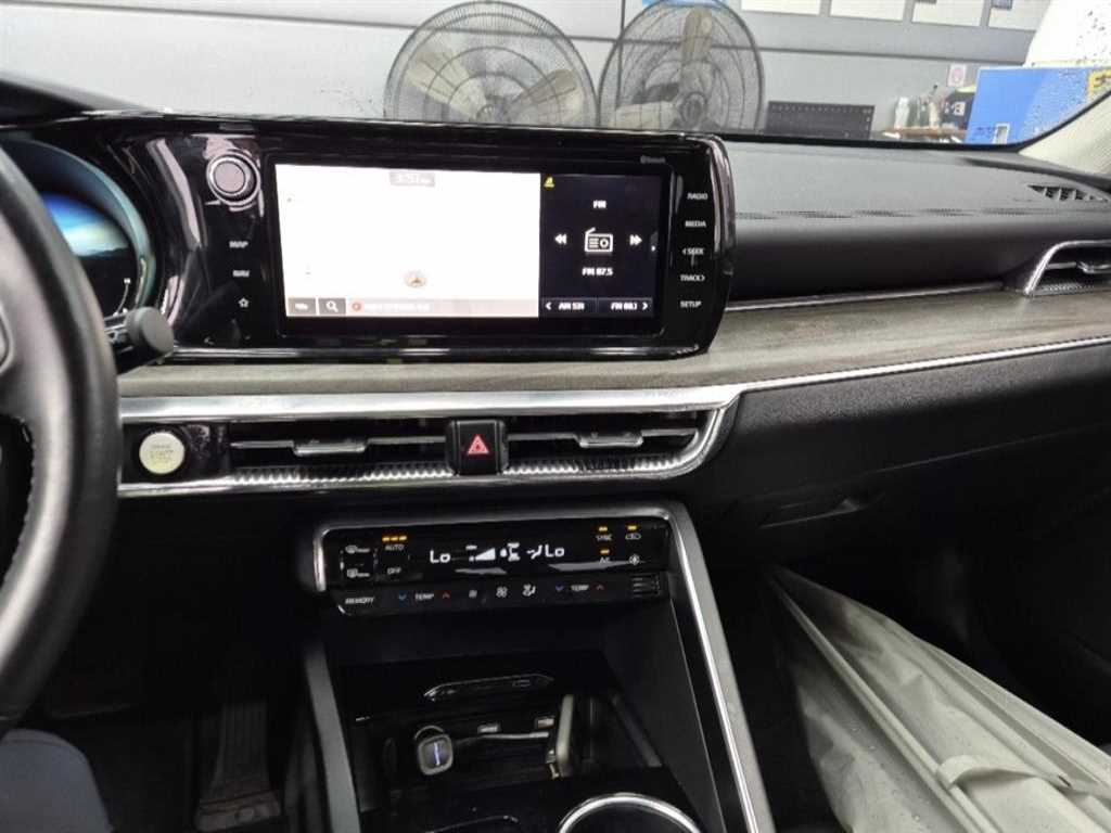 2022 Kia K5 3rd Negro - Miniatura 5
