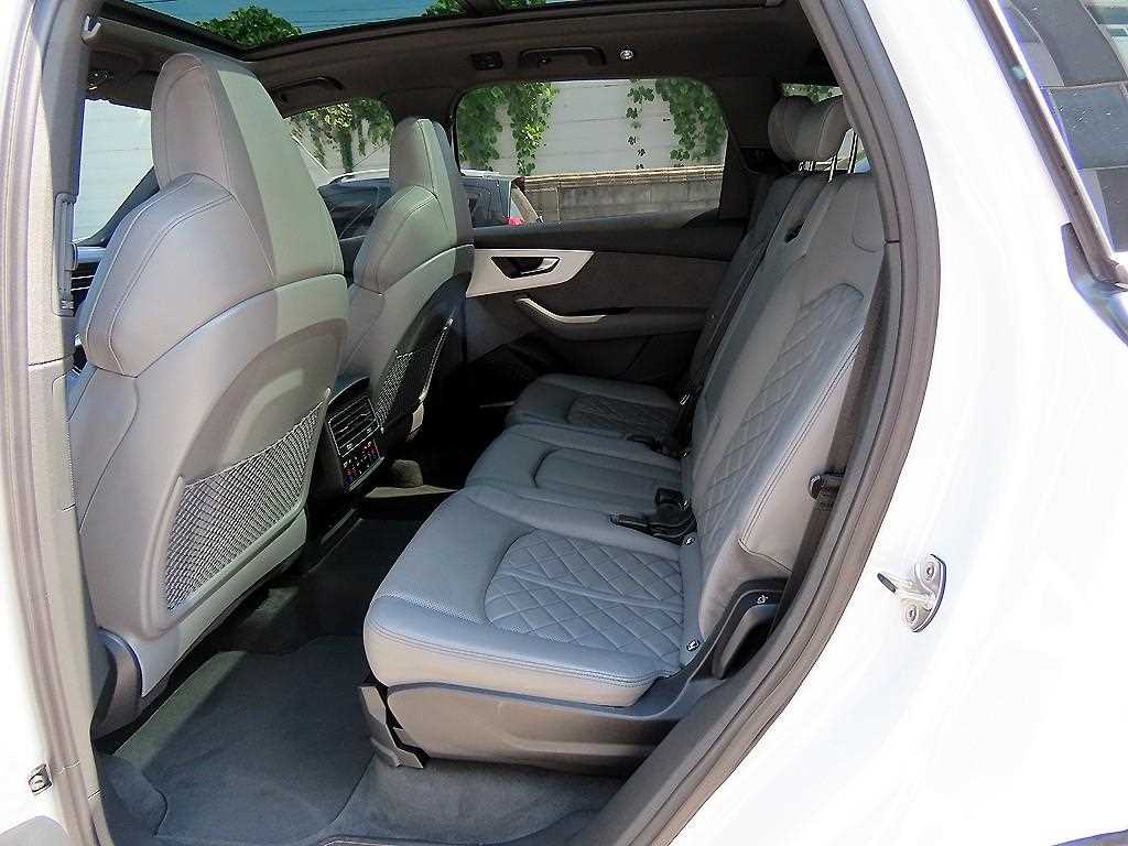 2022 Audi Q7 Ref 420592 Electricity Blanco - Miniatura 6