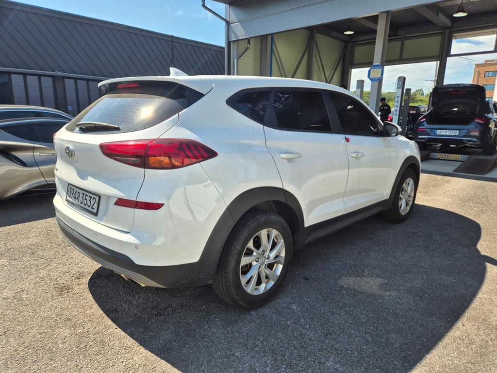 2020 Hyundai Tucson 1.6T Blanco - Miniatura 4