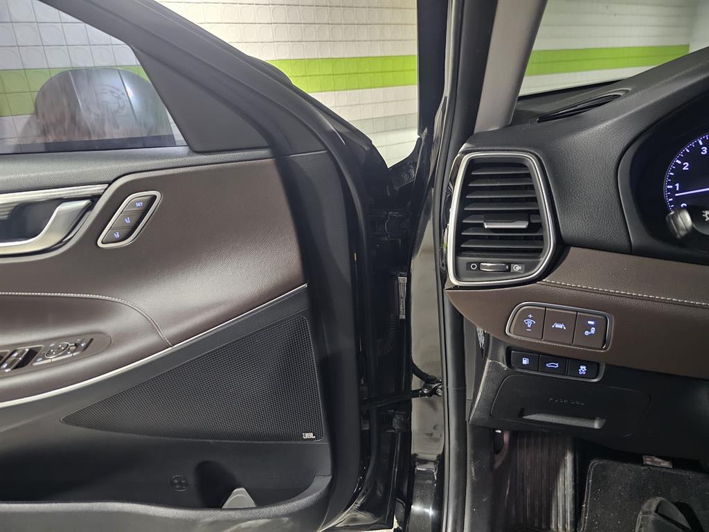 2018 Hyundai Grandeur IG Negro - Miniatura 2