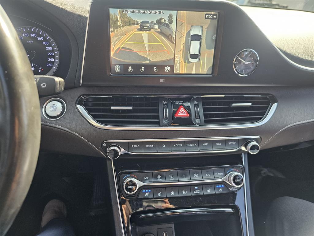 2018 Hyundai Grandeur IG Negro - Miniatura 3