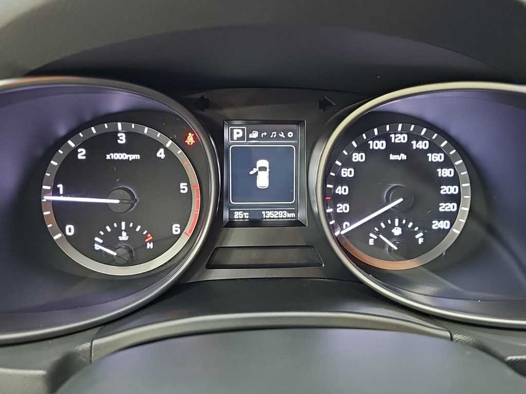 2016 Hyundai Santa Fe The Negro - Miniatura 6