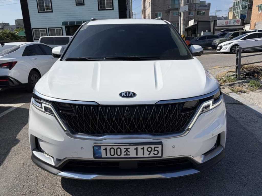 2021 Kia Carnival 4th Blanco - Imagen 1