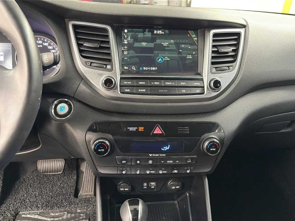 2017 Hyundai Tucson Diesel Gris - Miniatura 10