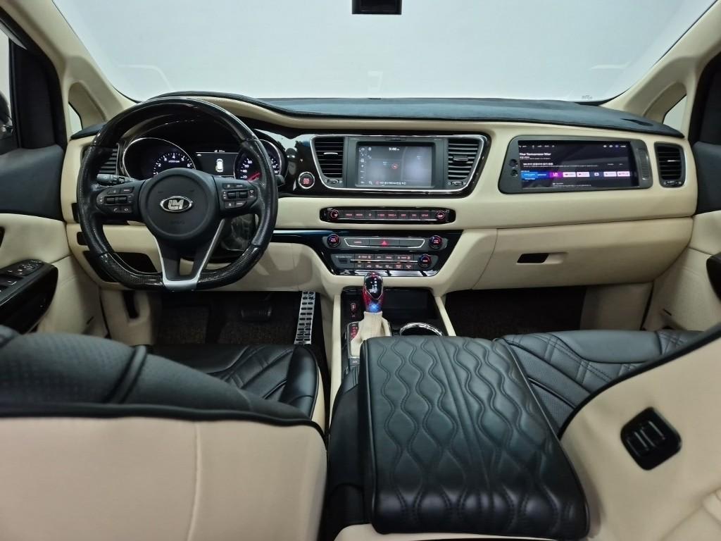 2019 Kia Carnival Gasoline Blanco - Miniatura 7