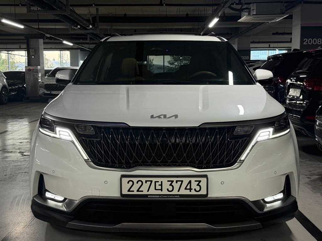 2023 Kia Carnival 4th Blanco - Imagen 1