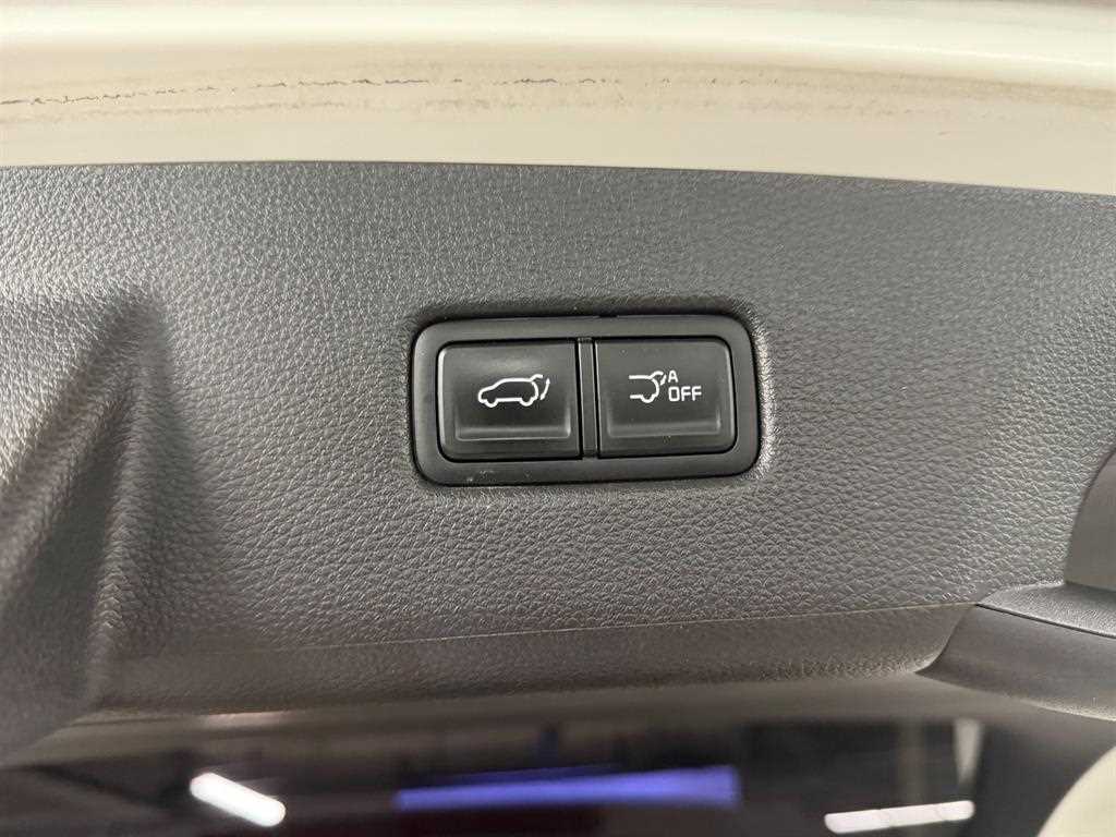 2023 Kia Carnival 4th Blanco - Miniatura 5