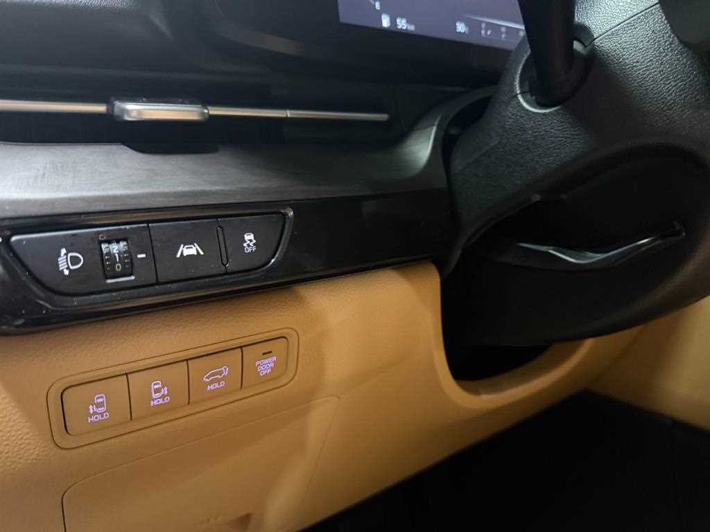 2023 Kia Carnival 4th Blanco - Miniatura 8