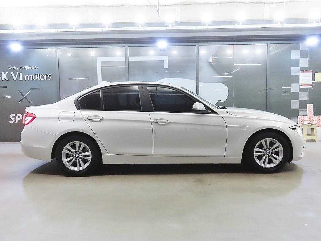 2016 BMW Serie 3 3 Series Ref 420580 Diesel Blanco - Miniatura 3