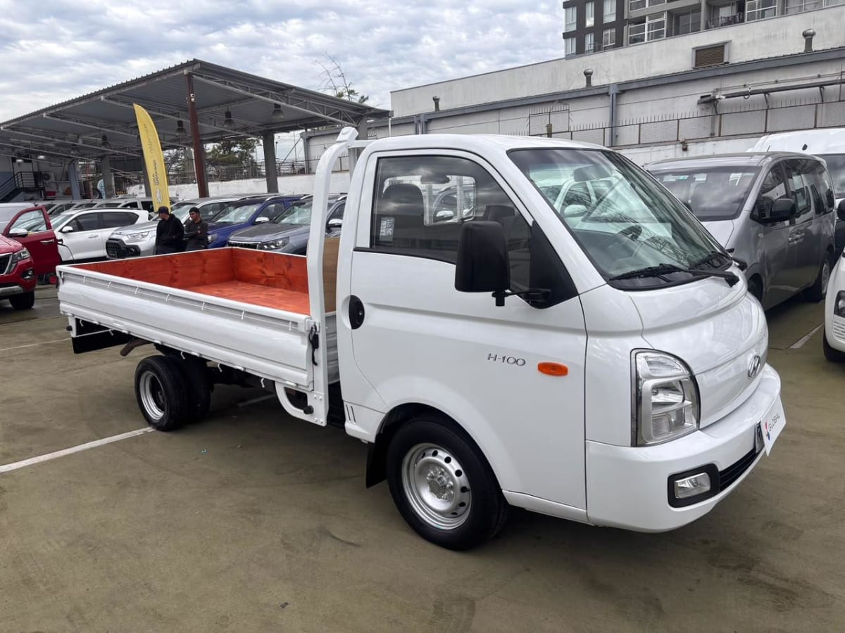 2022 Hyundai PORTER Blanco - Miniatura 3