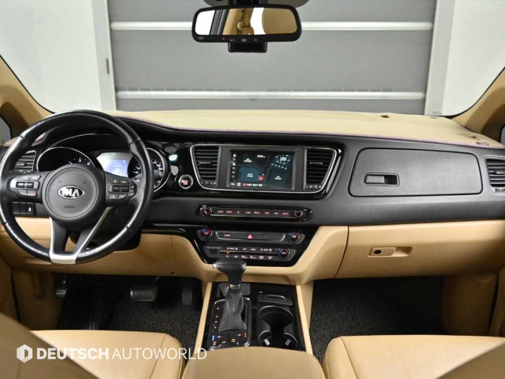 2018 Kia Carnival Diesel Negro - Miniatura 7