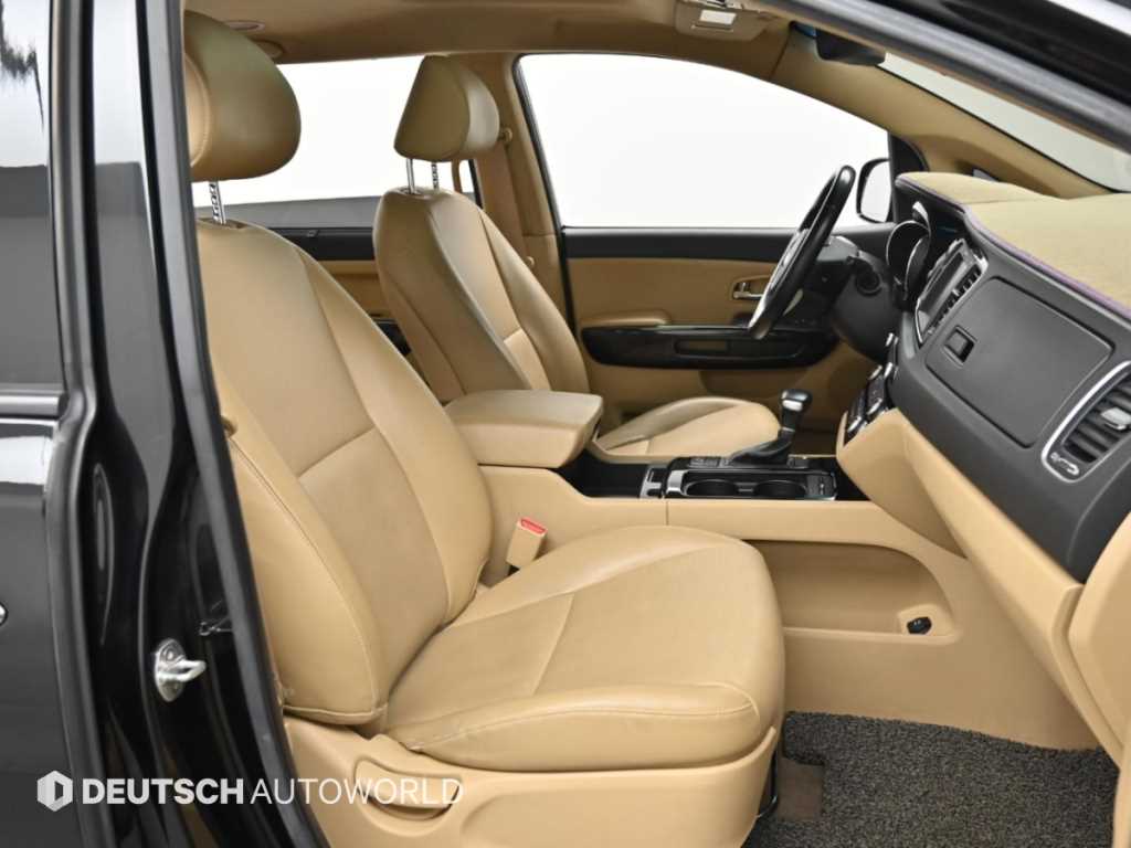 2018 Kia Carnival Diesel Negro - Miniatura 10