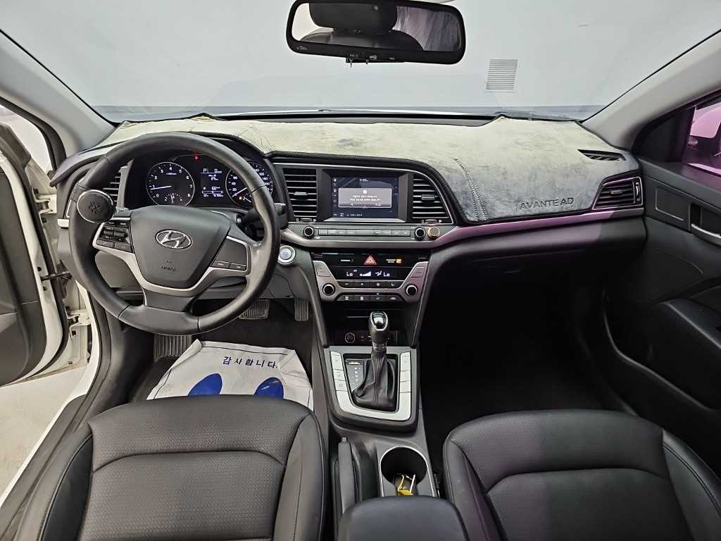 2016 Hyundai Avante AD Blanco - Miniatura 7