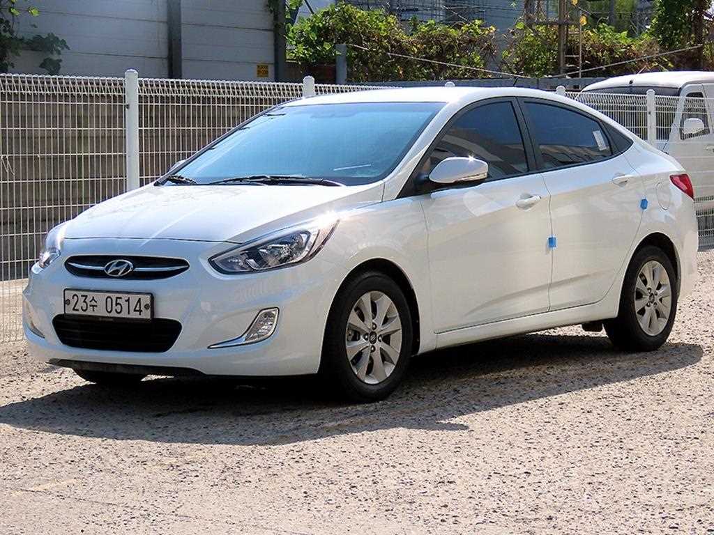 2016 Hyundai Accent New - Miniatura 2