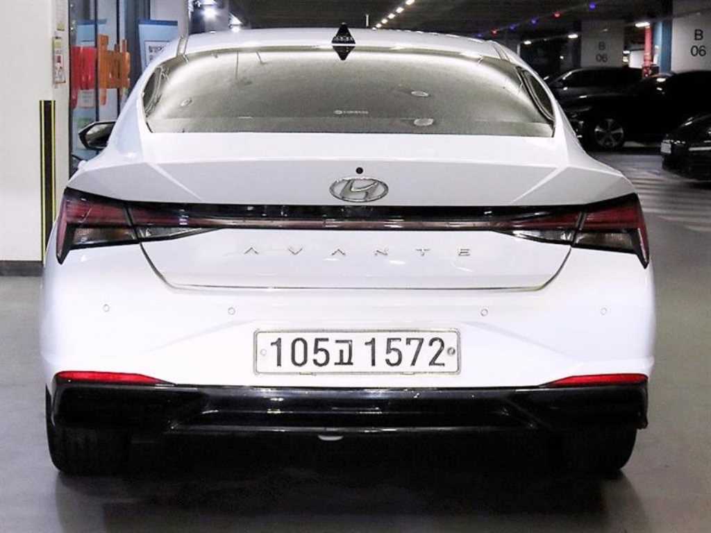 2021 Hyundai Avante (CN7) Blanco - Miniatura 5