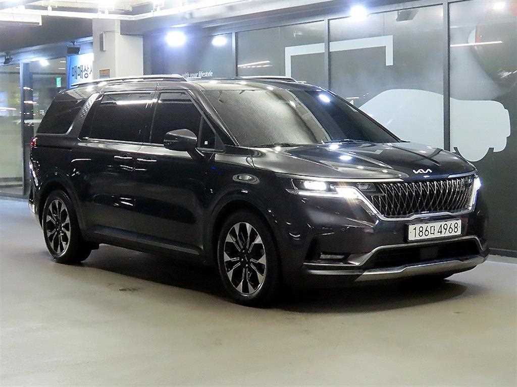 2023 Kia Carnival 4th Gris - Imagen 1