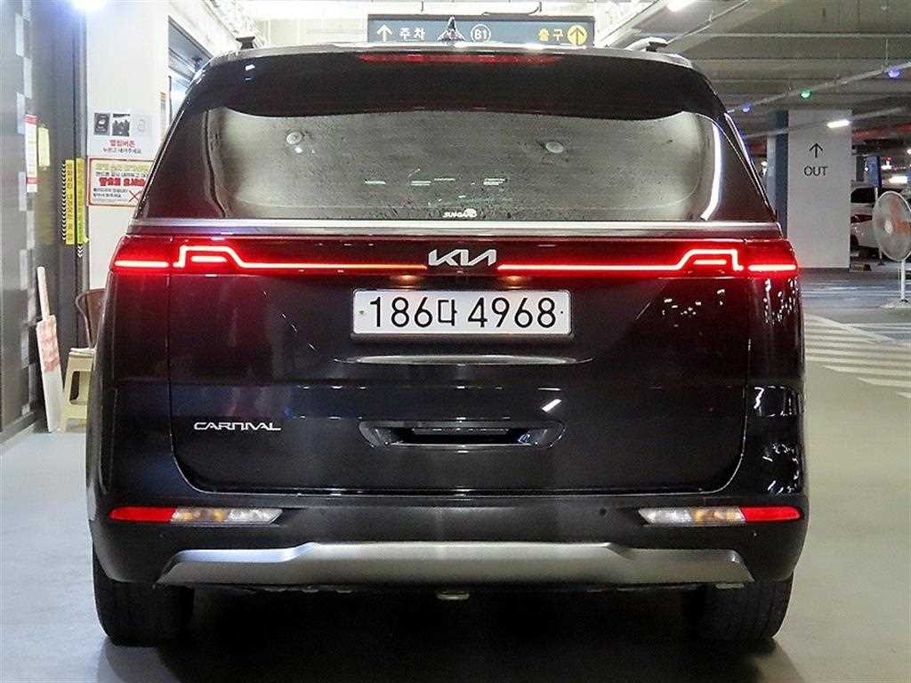 2023 Kia Carnival 4th Gris - Miniatura 5