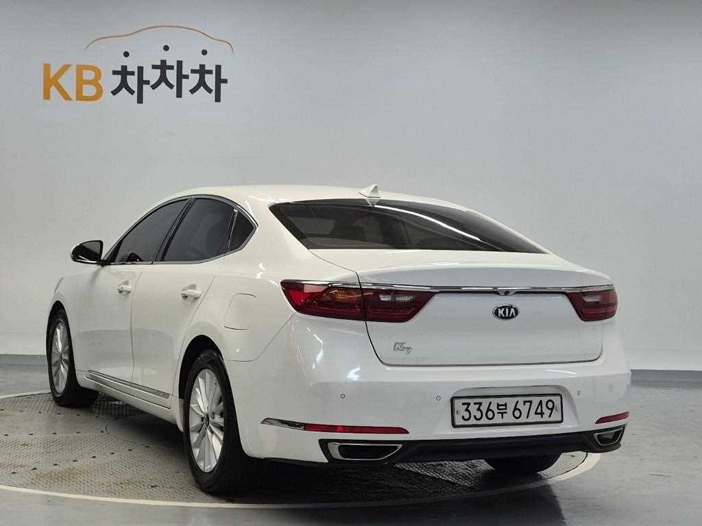2019 Kia K7 2.4 Blanco - Miniatura 2
