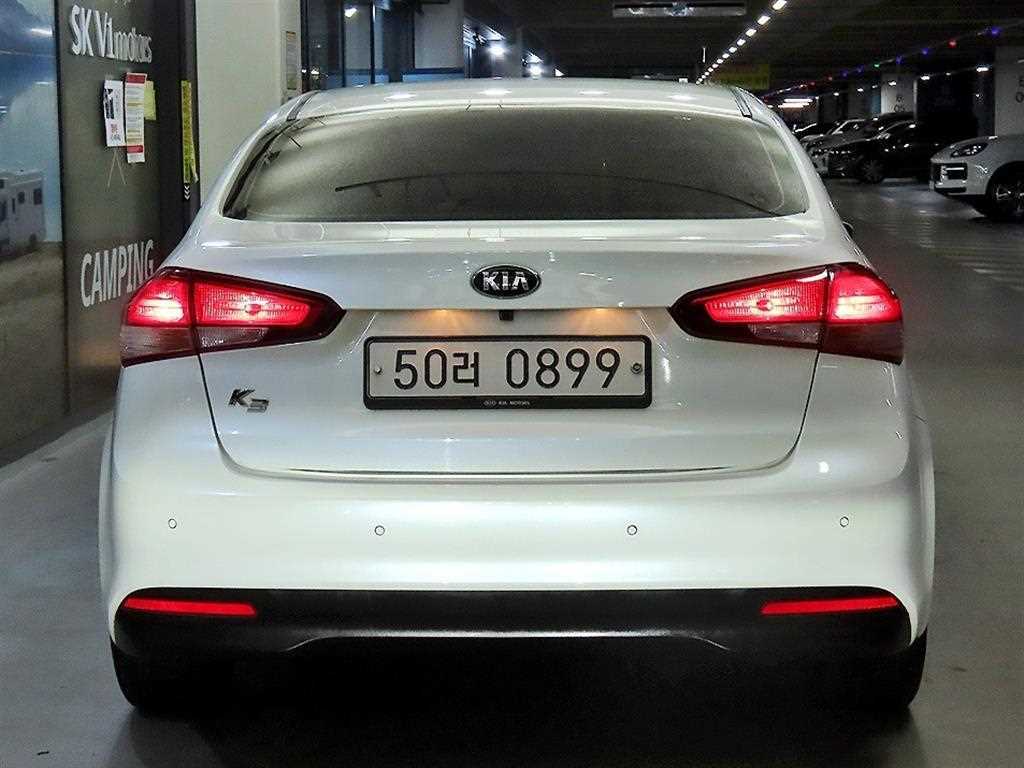 2016 Kia K3 1.6 Blanco - Miniatura 5
