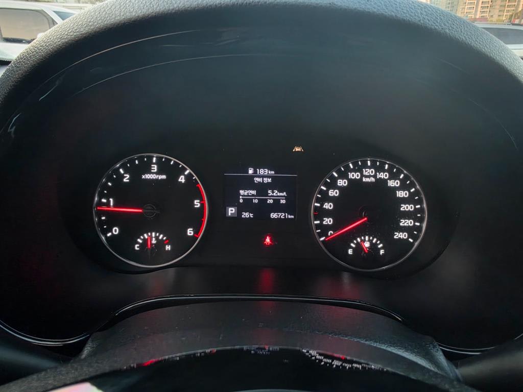 2021 Kia Seltos Diesel Gris - Miniatura 5