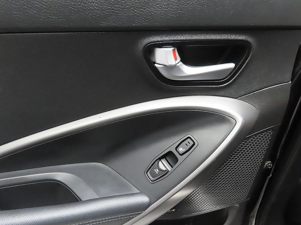 2014 Hyundai Santa Fe DM Negro - Miniatura 9