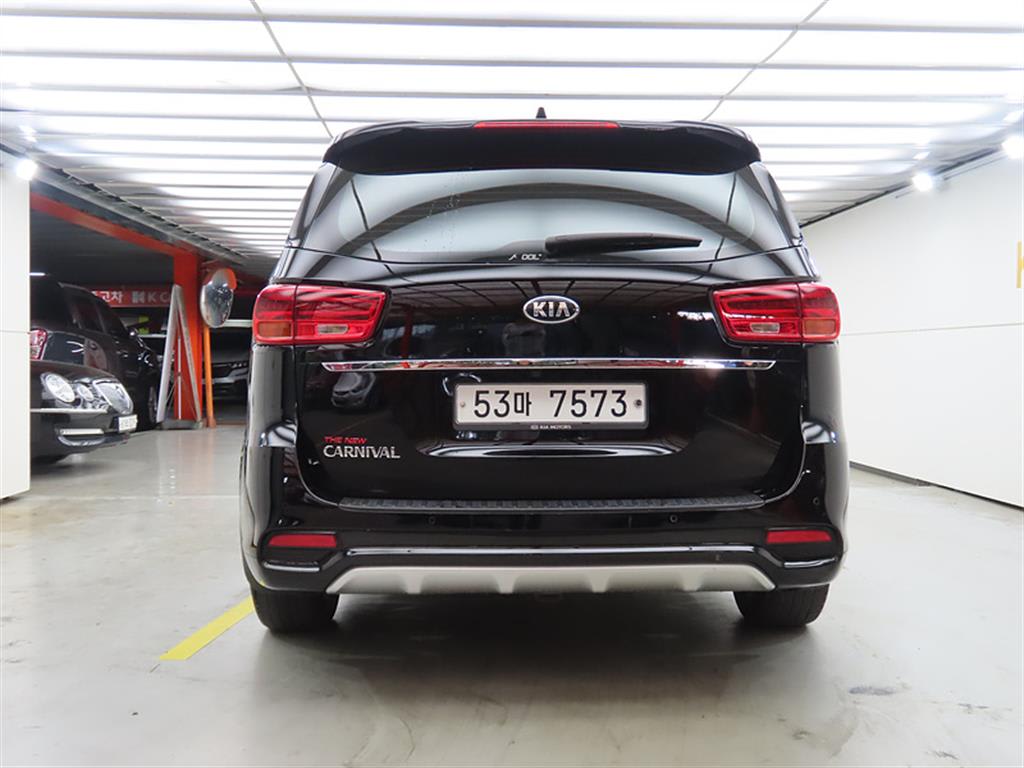 2019 Kia Carnival Diesel Negro - Miniatura 3
