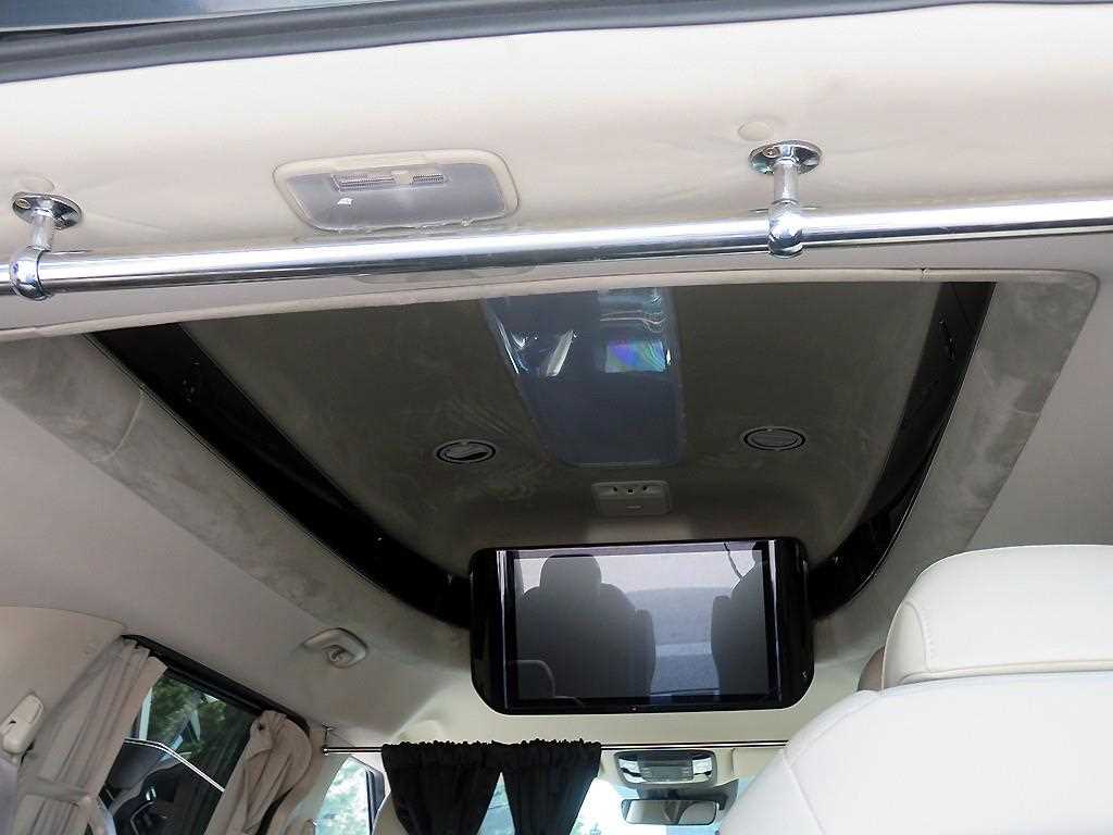 2021 Kia Carnival 4th Negro - Miniatura 10