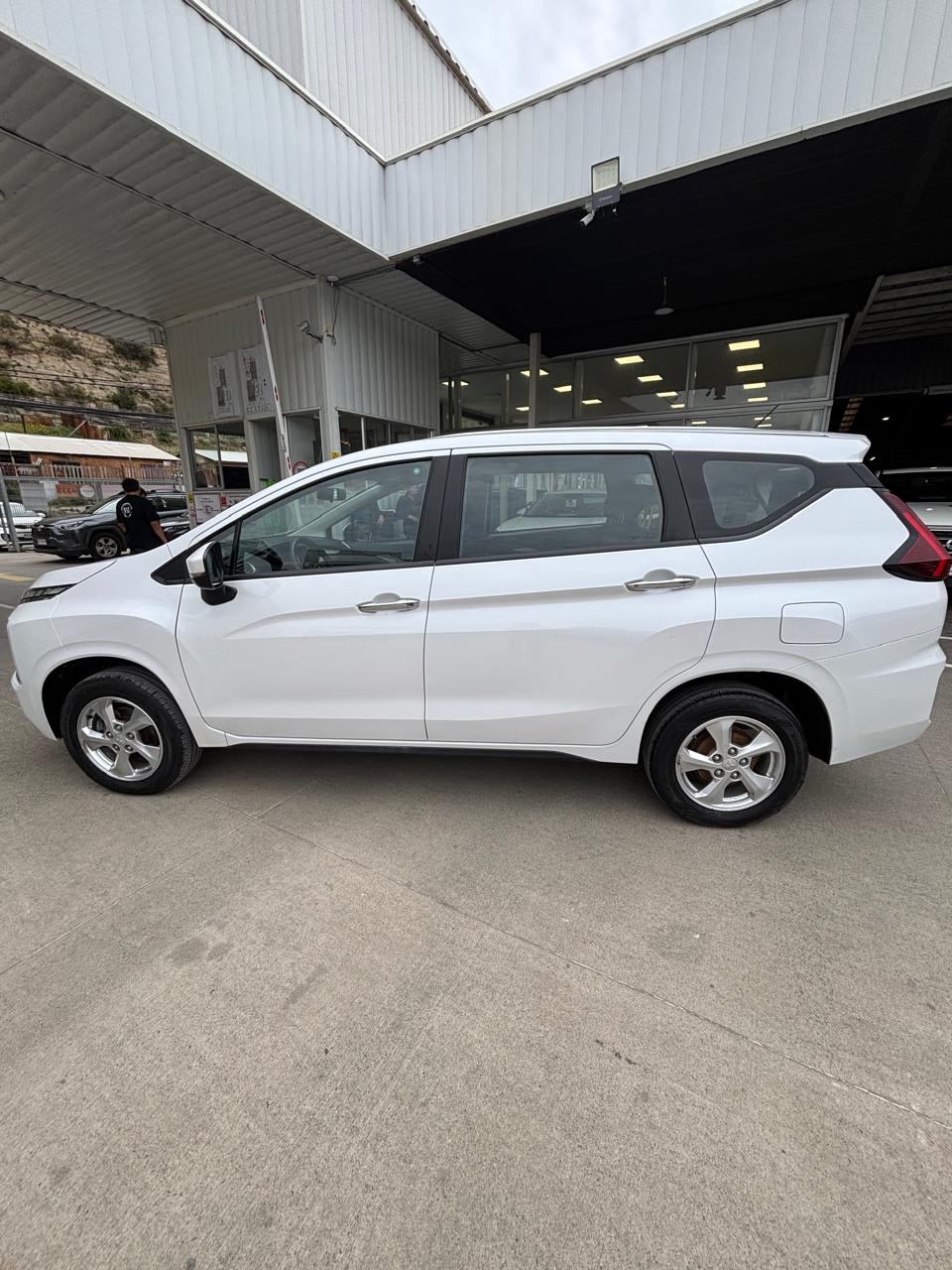 2023 Mitsubishi XPANDER GLX1.5 - Miniatura 3