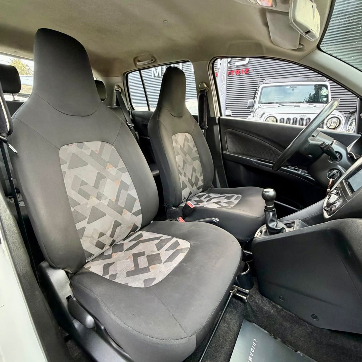 2019 Suzuki Celerio GLX Blanco - Miniatura 8