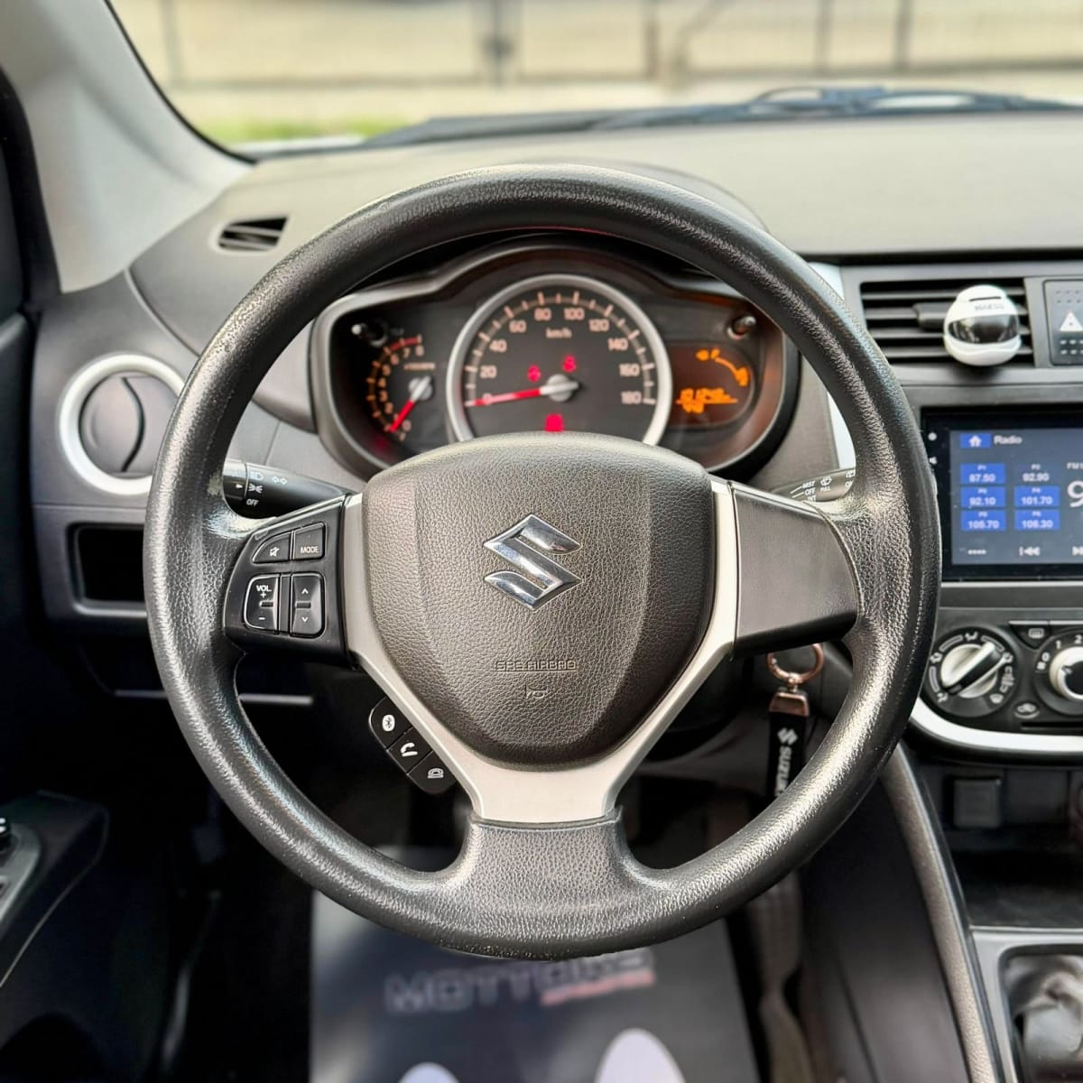2019 Suzuki Celerio GLX Blanco - Miniatura 9