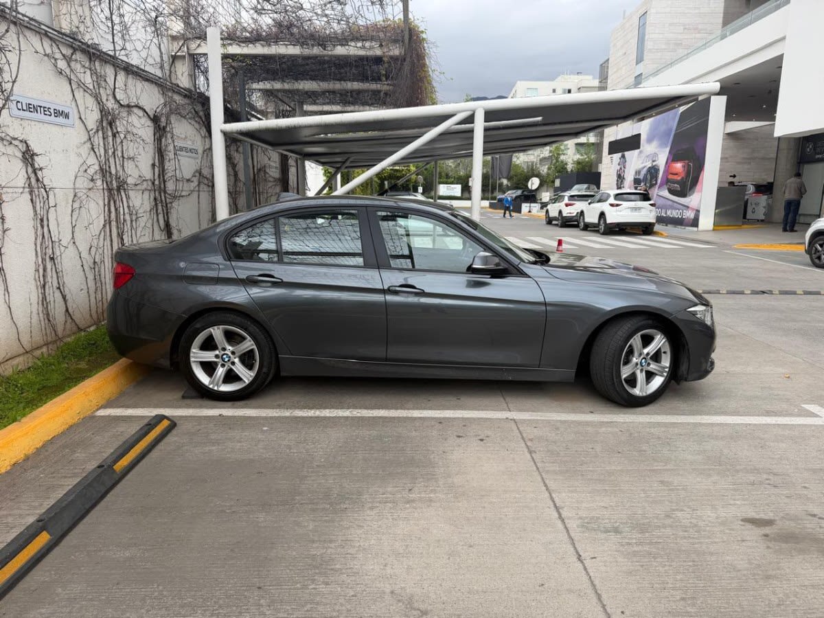 2017 BMW 320 2.0 Gris - Miniatura 5
